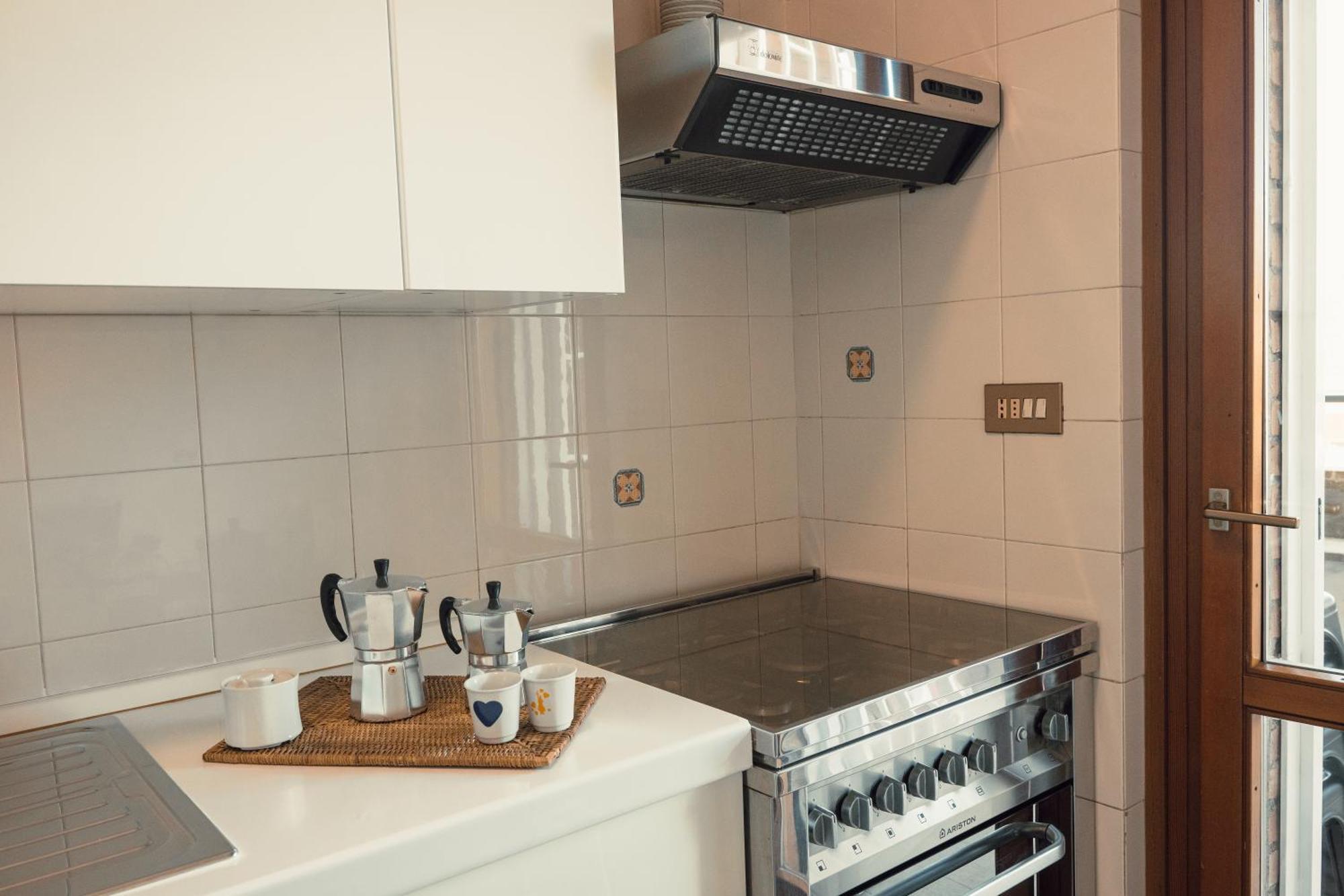 The Spacious With 3 Bedrooms And Private Parking Roma