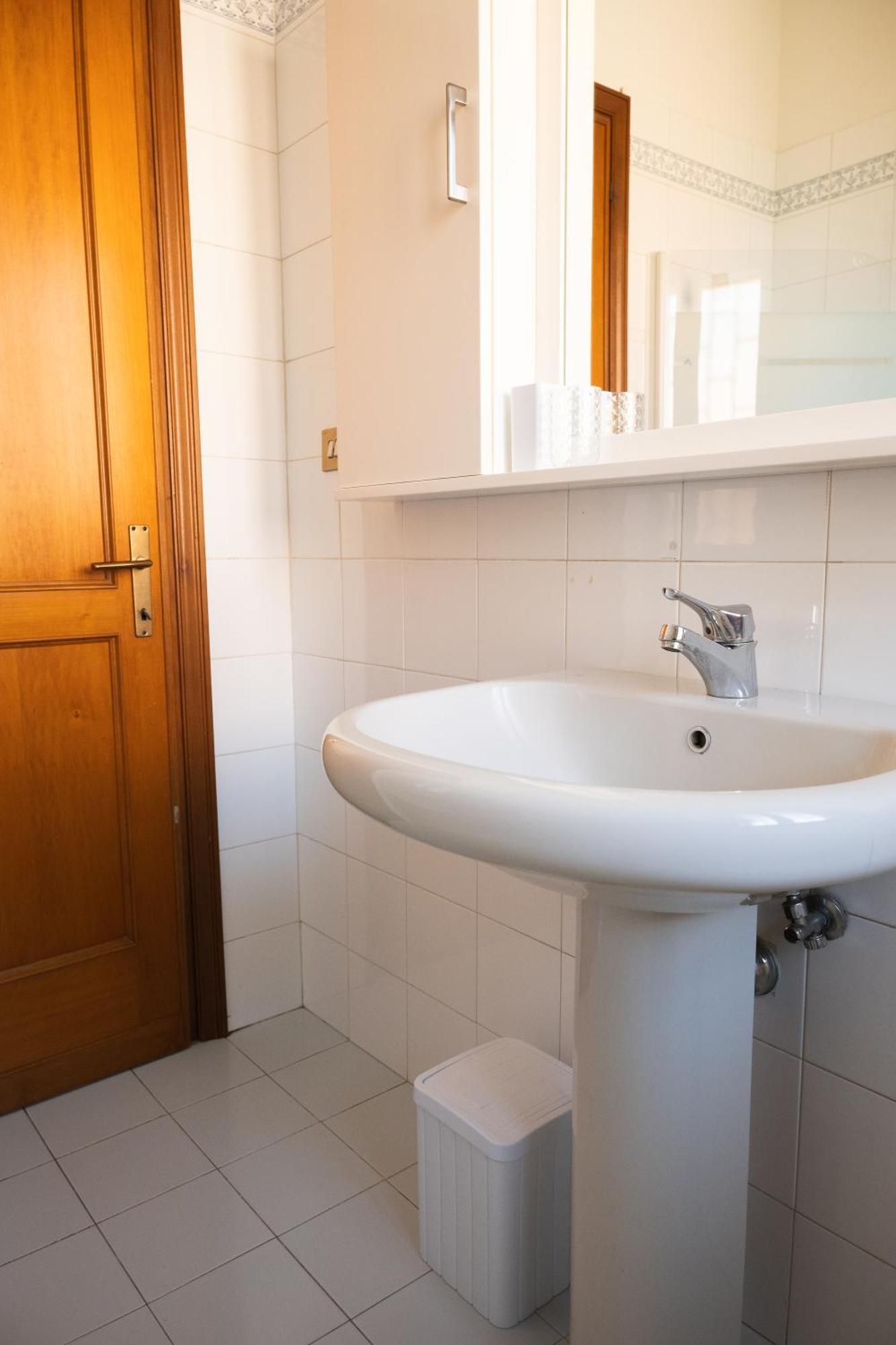 The Spacious With 3 Bedrooms And Private Parking * Roma