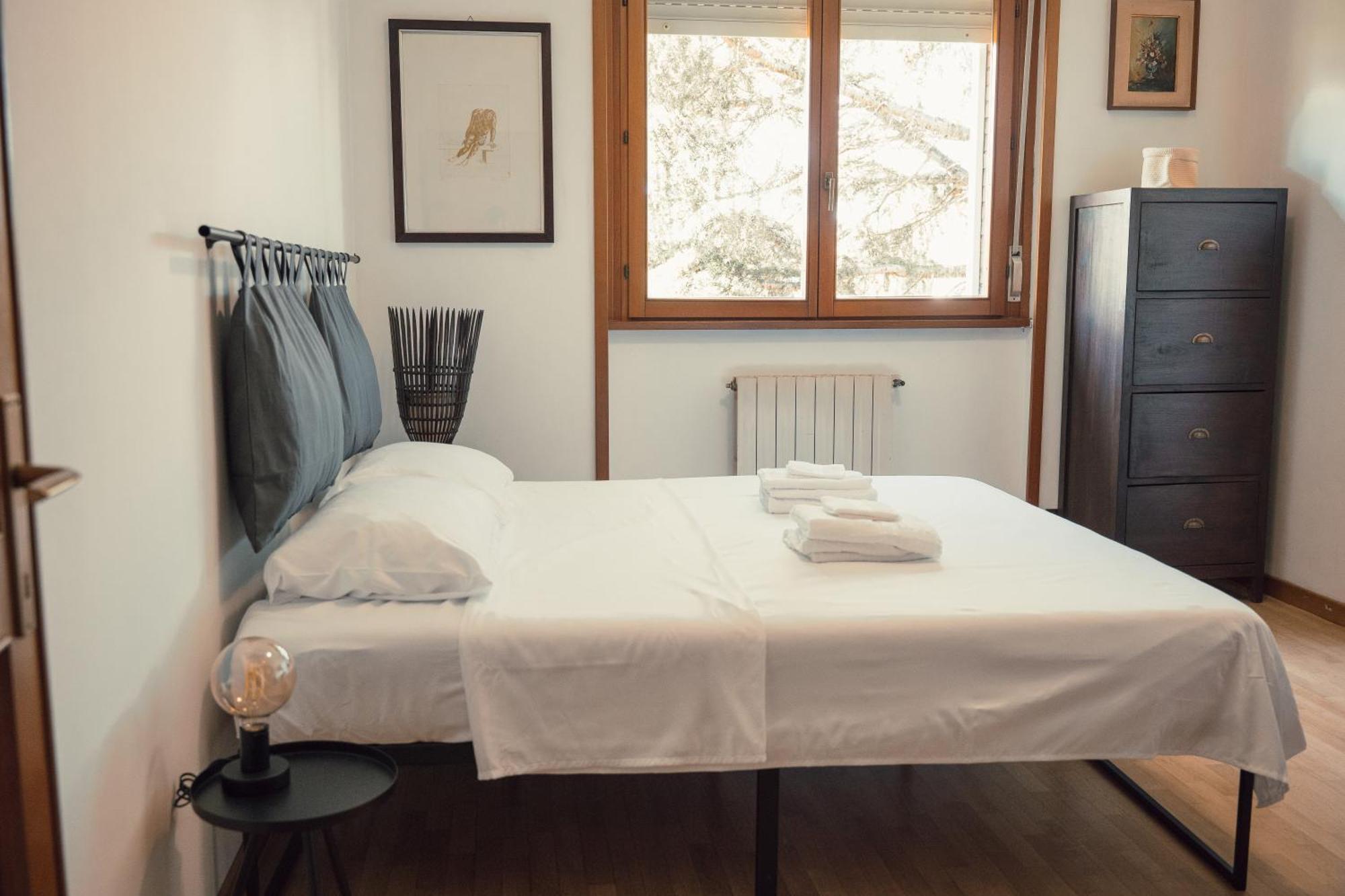 The Spacious With 3 Bedrooms And Private Parking Appartamento *