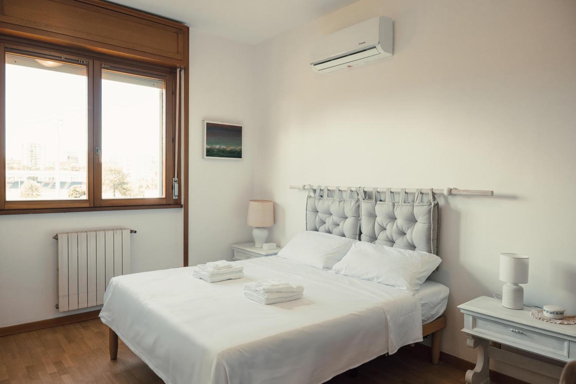 The Spacious With 3 Bedrooms And Private Parking