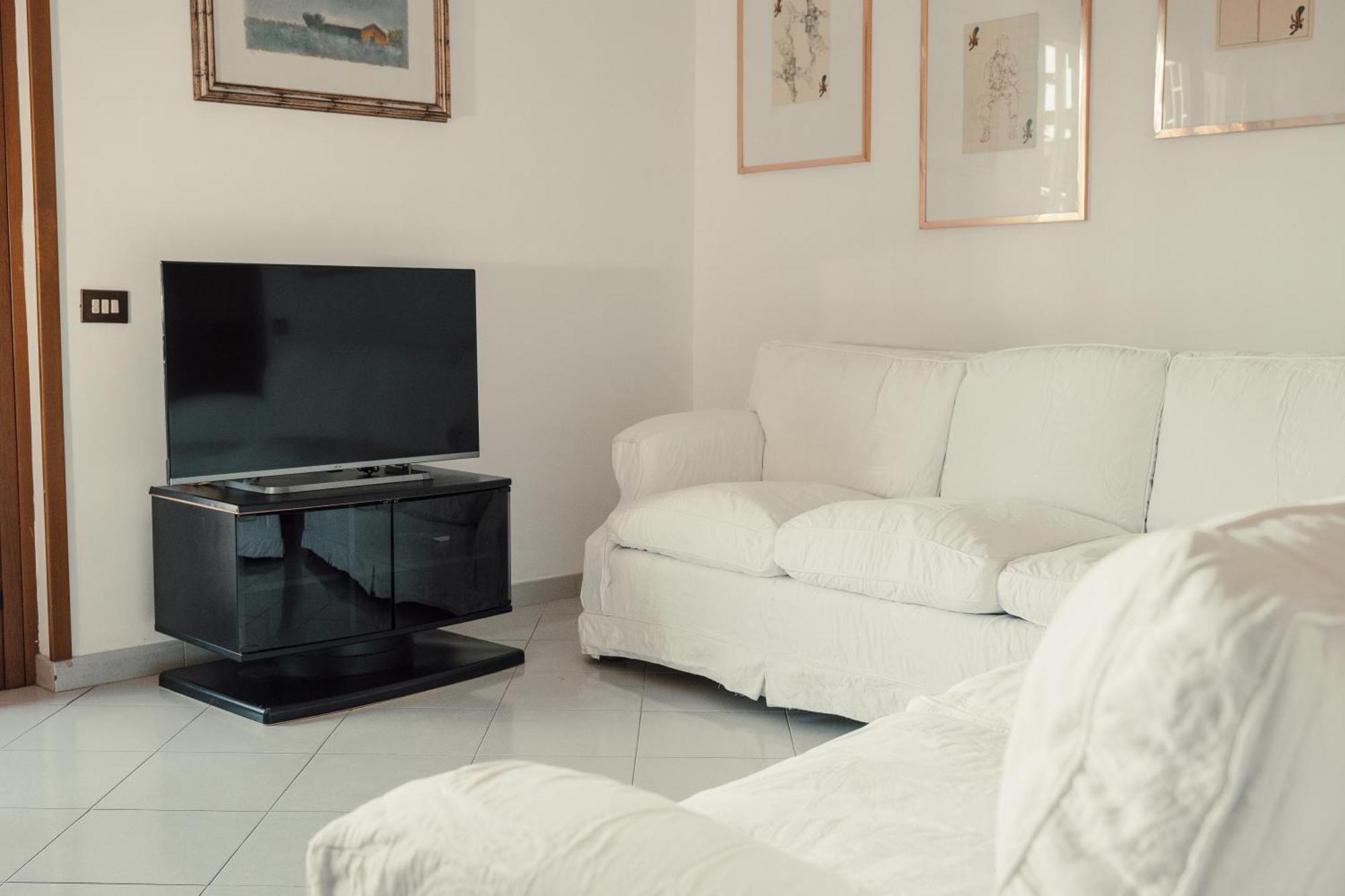 Appartamento The Spacious With 3 Bedrooms And Private Parking Roma