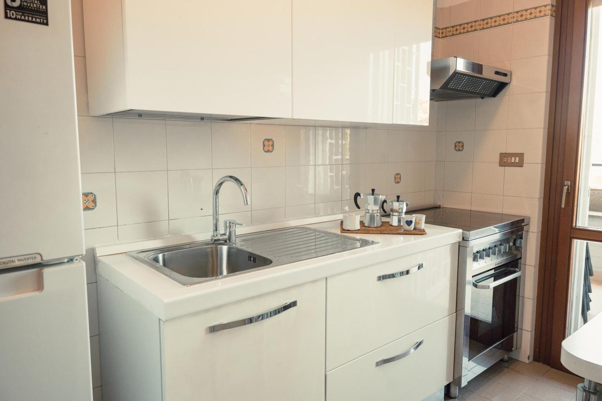 The Spacious With 3 Bedrooms And Private Parking Appartamento Roma