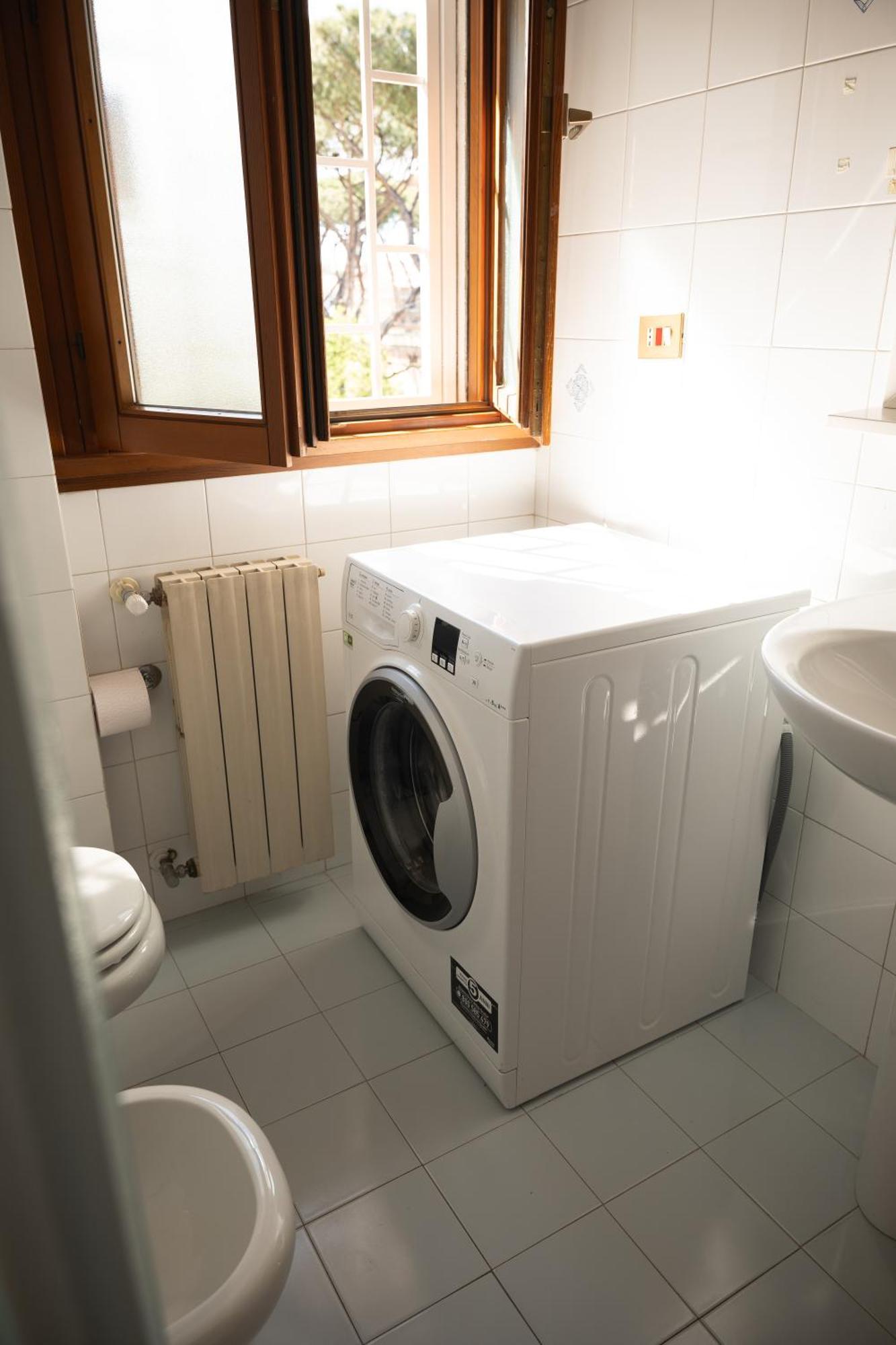 Appartamento The Spacious With 3 Bedrooms And Private Parking *